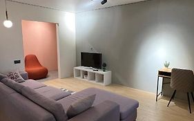 2 Room Modern Apartment View